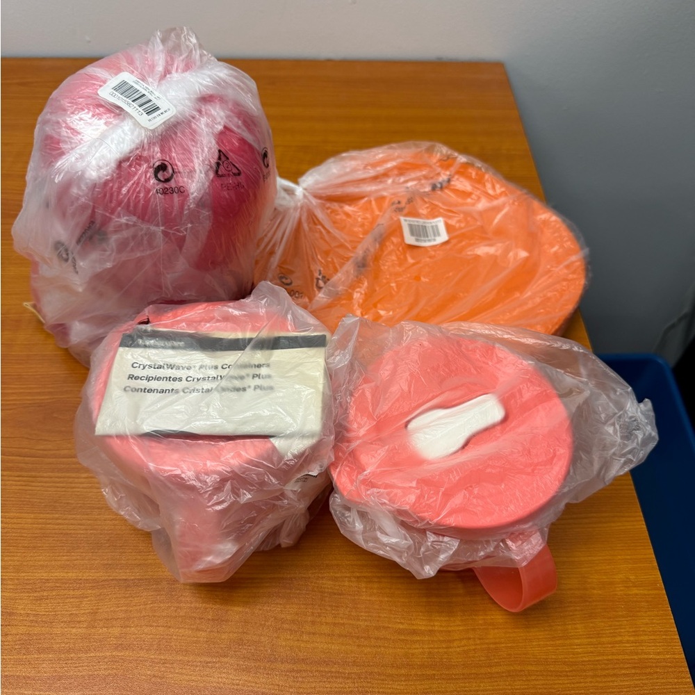 Tupperware Essentials Bowl 2 1/4 Cup Pink with Lids‎ Set of 4 and more - Picture 3 of 6